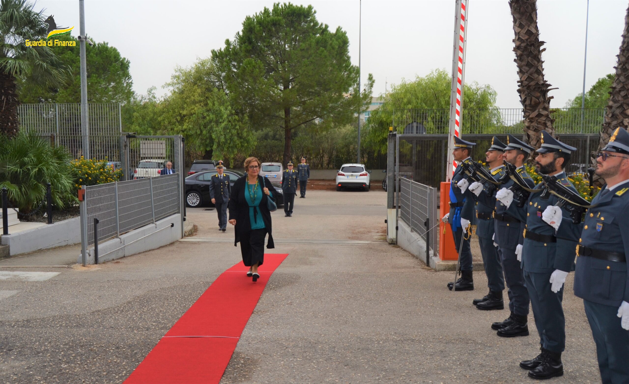 Guardia Di Finanza Il Prefetto Dess In Visita Al Comando Provinciale